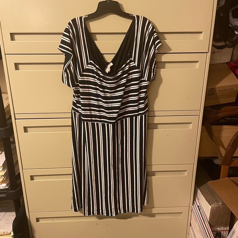 EUC Loft Striped Criss Cross Back Dress Size 26W